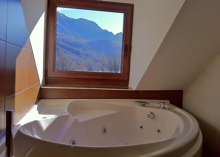 Apart Otel Bubal El Pueyo de Jaca